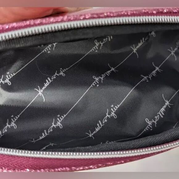 NWT Kendall and Kylie makeup bag - Picture 9 of 11